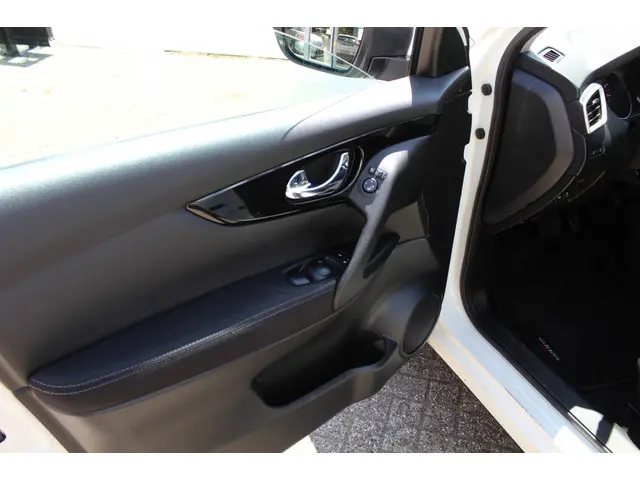 Nissan QASHQAI 1.2 Connect Edition 2015 Benzine 12