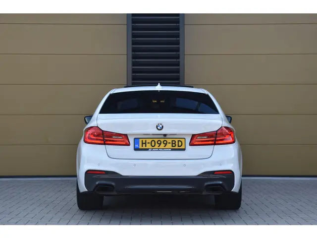 BMW 5 Serie 520i High Executive 2020 Benzine 8