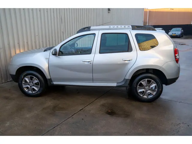 Dacia Duster 1.2 TCe 4x2 Lauréate 2015 Benzine 9