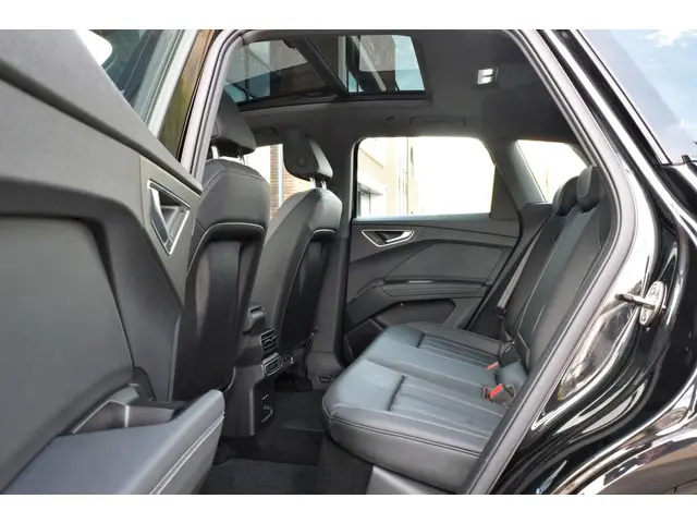 Audi Q4 e-tron 45 Edition 82 kWh 2024 Elektrisch 11