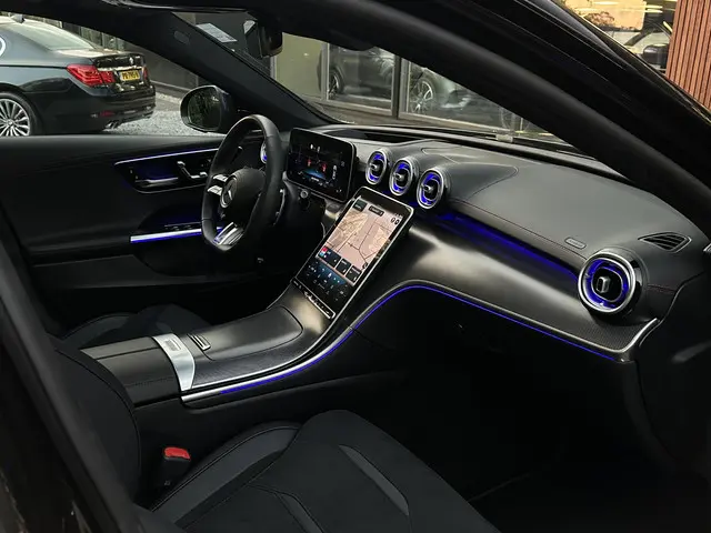 Mercedes-Benz C-Klasse AMG 43 4MATIC 2024 Benzine 31