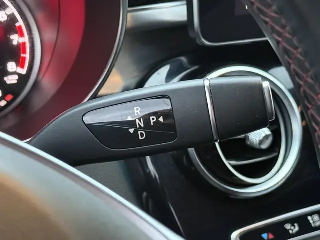 Mercedes-Benz C-Klasse AMG 43 4MATIC 2017 Benzine 24