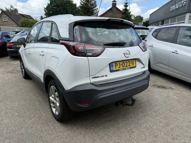 Opel Crossland X 1.2T (MOTOR KAPOT) 2017 Benzine 4