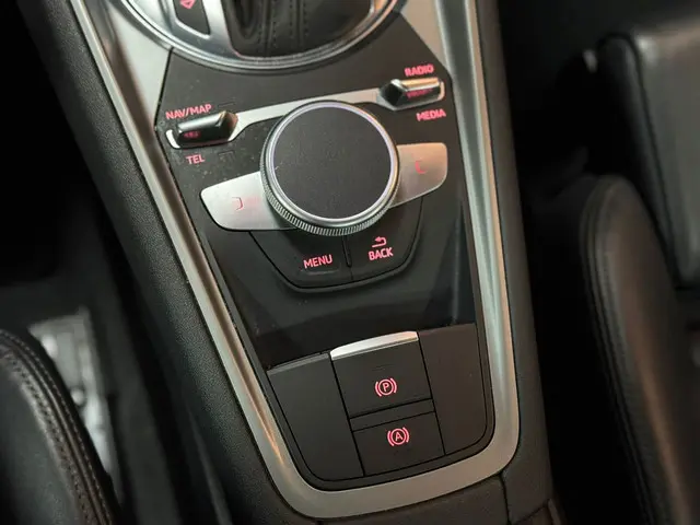 Audi TT 40 TFSI|S-LINE|COMPETITION|AUT|NAV 2019 Benzine 24