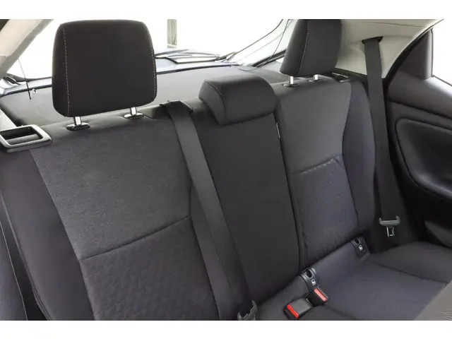 Toyota Yaris 1.5 VVT-i 125pk Dynamic 2022 Benzine 15