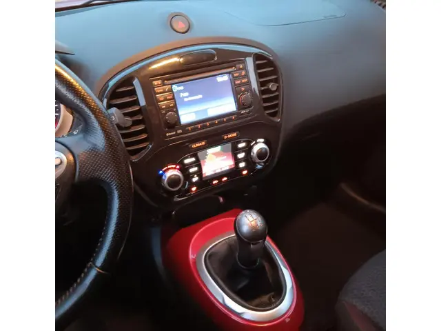 Nissan Juke 1.6 Business Edition 2013 Benzine 12