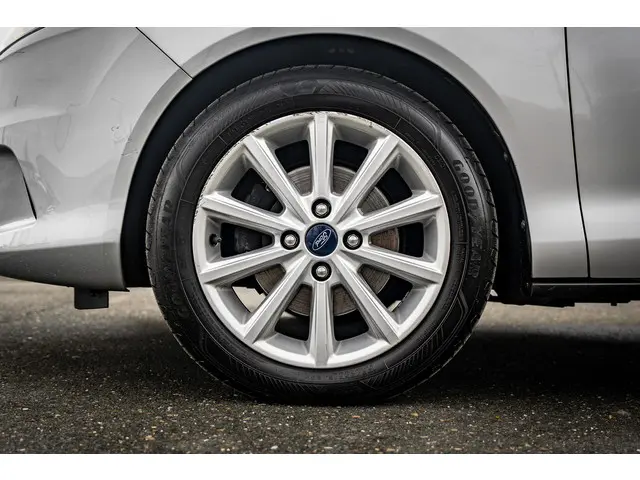 Ford B-MAX 1.0 EcoBoost Titanium 2017 Benzine 27