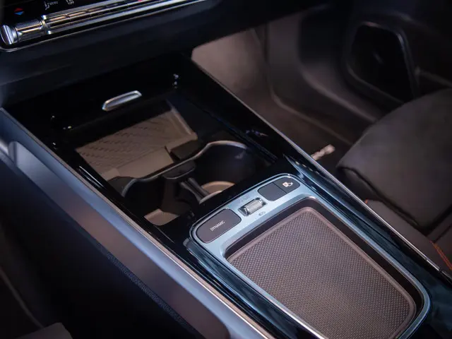 Mercedes-Benz EQB 250+ AMG Line 2024 Elektrisch 46