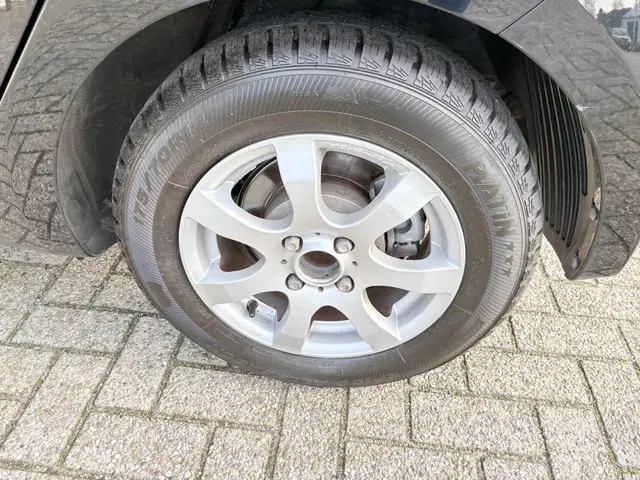 Hyundai i20 1.2i Business Edition *AC 2014 Benzine 19