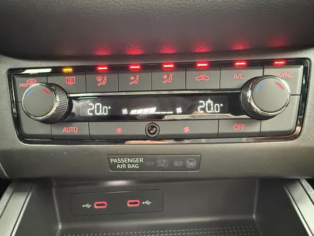 SEAT Ibiza 1.0 TSI FR Business Intense 2021 Benzine 37