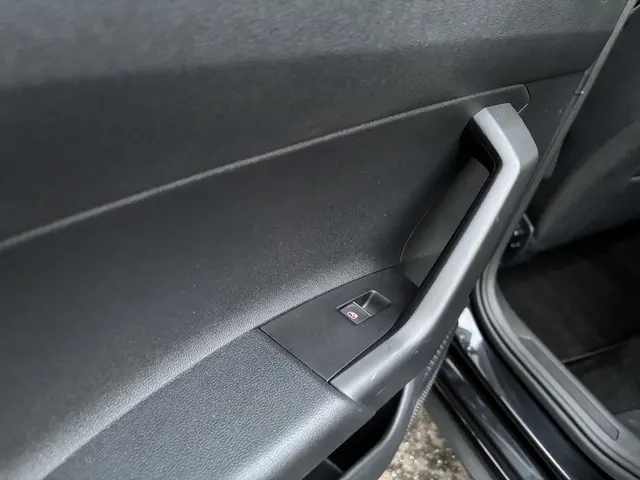 Volkswagen Polo 1.0 TSI Highline 3xRLine 2020 Benzine 14