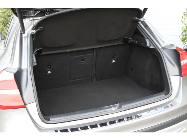 Mercedes-Benz GLA 200 2015 Benzine 21