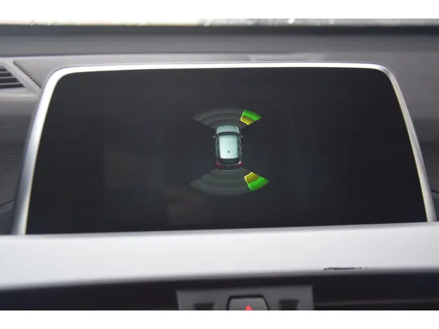 BMW X1 SDrive18i Executive 2018 Benzine 17