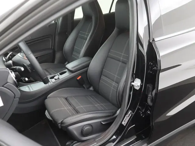 Mercedes-Benz GLA 180 Ambition AUTOM. 2016 Benzine 25