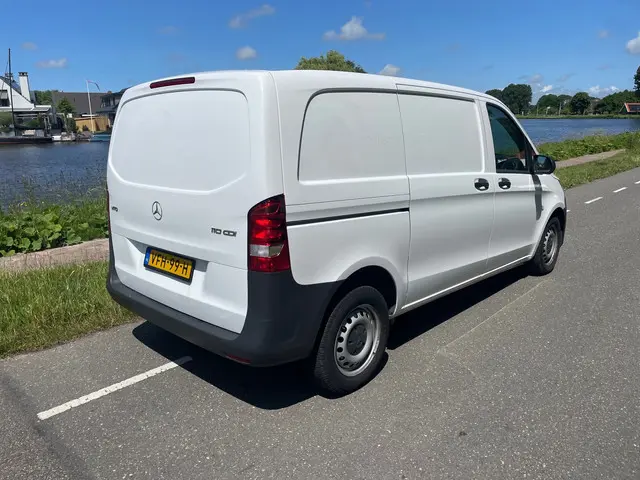 Mercedes-Benz Vito 110 CDI Lang 2020 Diesel 3