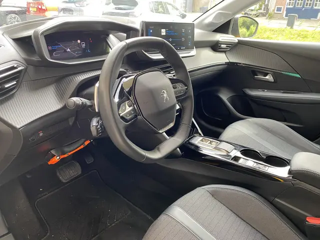 Peugeot 208 1.2T 100pk Allure Pack Automaat 2022 Benzine 7