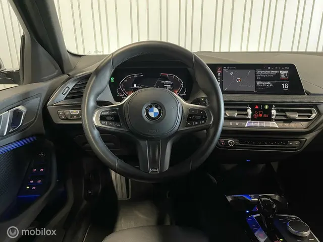 BMW 1 Serie 118i Essential Executive 2021 Benzine 13