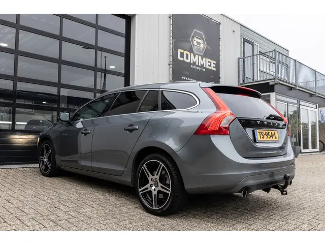 Volvo V60 2.0 T4 190PK Summum 2016 Benzine 8