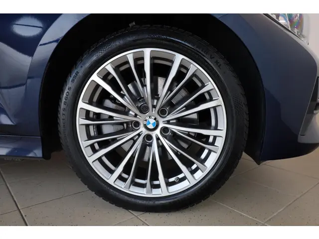 BMW 3 Serie Sedan 320e 2021 Hybride Benzine 6