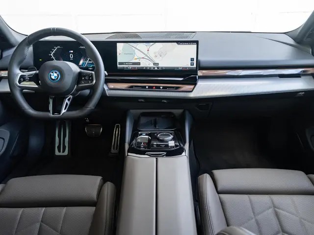 BMW i5 Sedan eDrive40 2023 Elektrisch 7