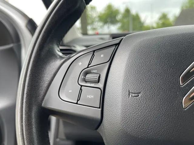 Citroën C4 Cactus 1.2 VTi Business 2014 Benzine 10