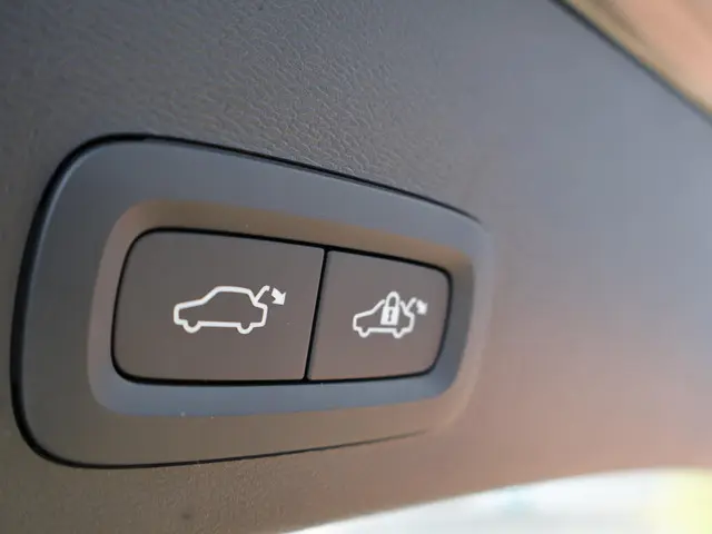 Volvo XC40 B3 Core Business 2025 Benzine 23