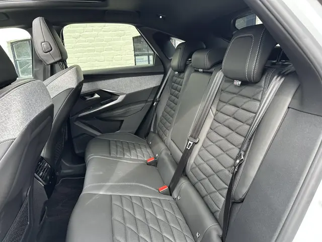 Peugeot 3008 1.2 Hybrid 145 GT 2024 Hybride Benzine 28