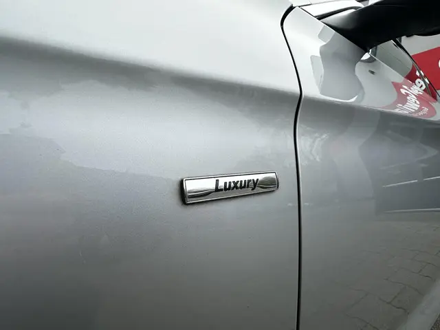 BMW 3 Serie Gran Turismo 320i Luxury Line 2013 Benzine 17