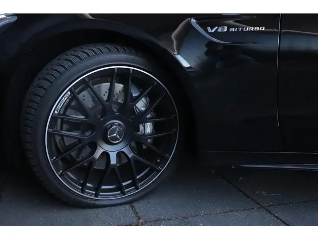 Mercedes-Benz C-Klasse Estate AMG 63 2018 Benzine 23