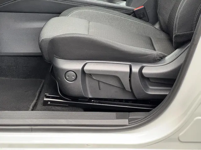 Nissan QASHQAI 1.3 MHEV N-Connecta 2023 Benzine 25