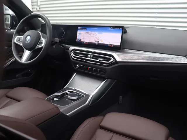 BMW 3 Serie Touring 330e 2024 Hybride Benzine 18