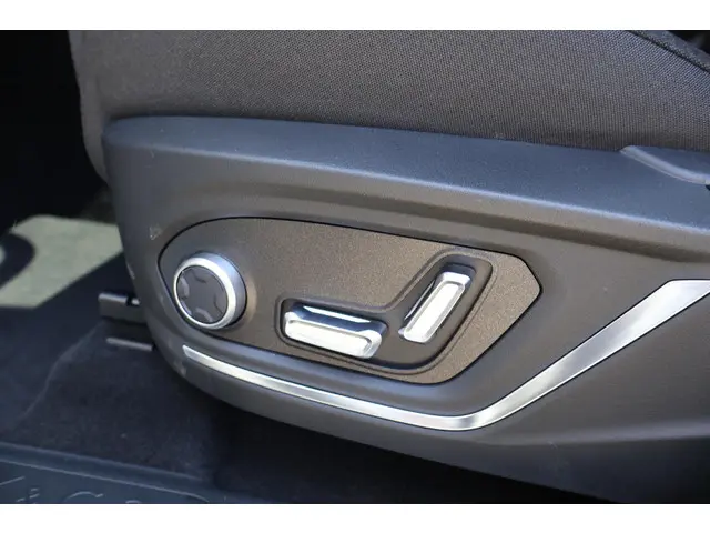 Lynk & Co 01 1.5 2025 Hybride Benzine 21