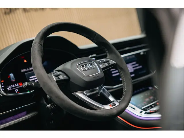 Audi RSQ8 4.0 TFSI quattro 2021 Benzine 32