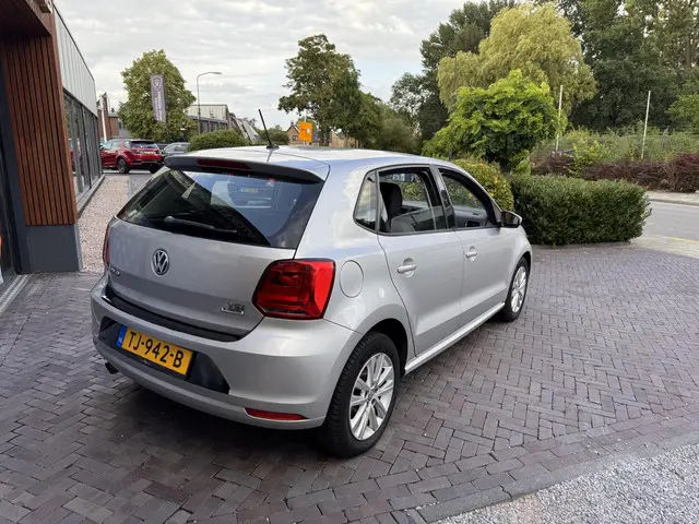 Volkswagen Polo 1.2 TSI Comfortline 2016 Benzine 3