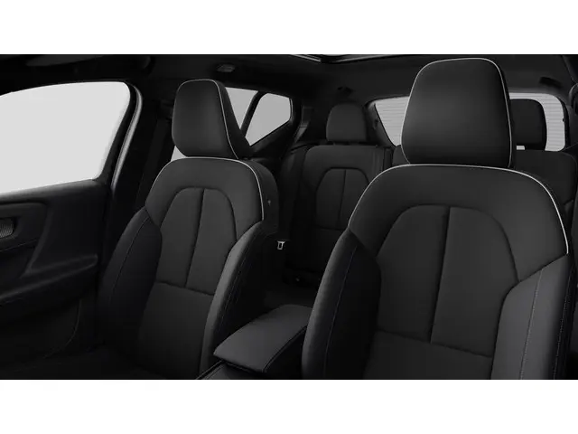 Volvo XC40 B4 Plus Black Edition 2025 Benzine 9