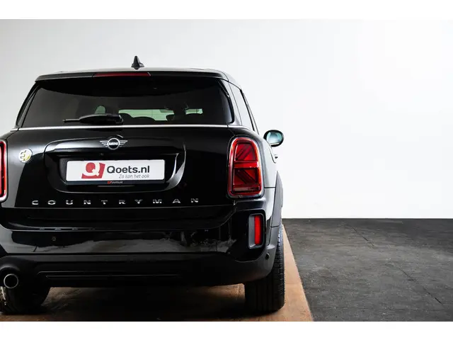 MINI Countryman Cooper SE ALL4 2022 Hybride Benzine 37