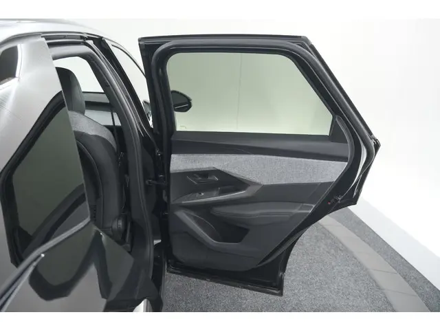 Peugeot 3008 Hybrid 145 e-DCS6 GT 2025 Hybride Benzine 69