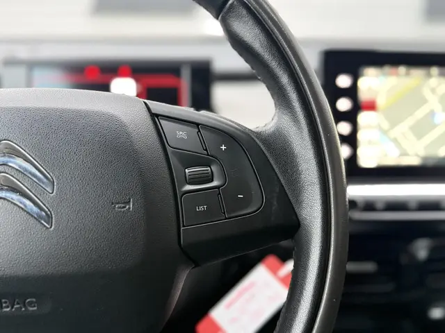 Citroën C4 Cactus 1.2 PureTech Shine 2017 Benzine 17