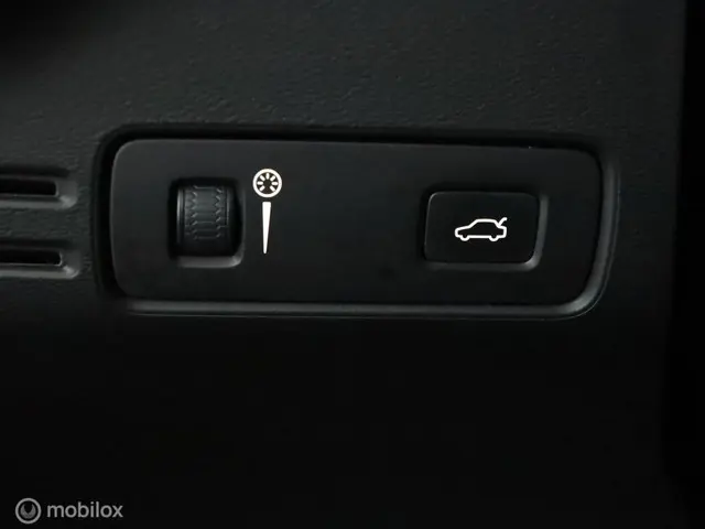 Volvo XC40 2.0 T5 AWD R-Design 2018 Benzine 60