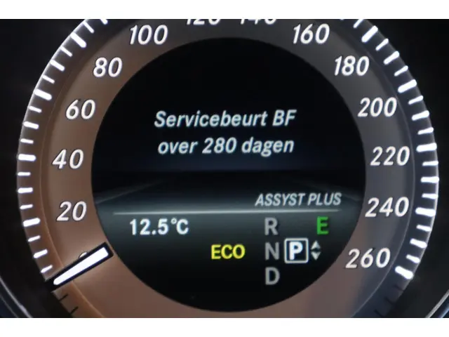 Mercedes-Benz E-Klasse Coupé 200 Ambition 2014 Benzine 24