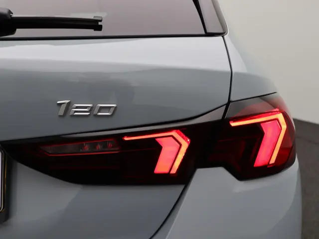 BMW 1 Serie 120 2025 Benzine 28