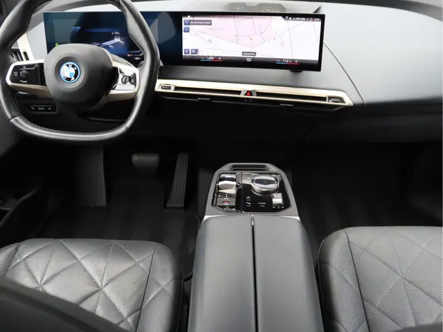 BMW iX xDrive40 High Executive 77 kWh 2021 Elektrisch 3