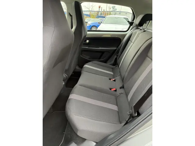 Volkswagen up! 1.0 BMT high up! 2016 Benzine 37