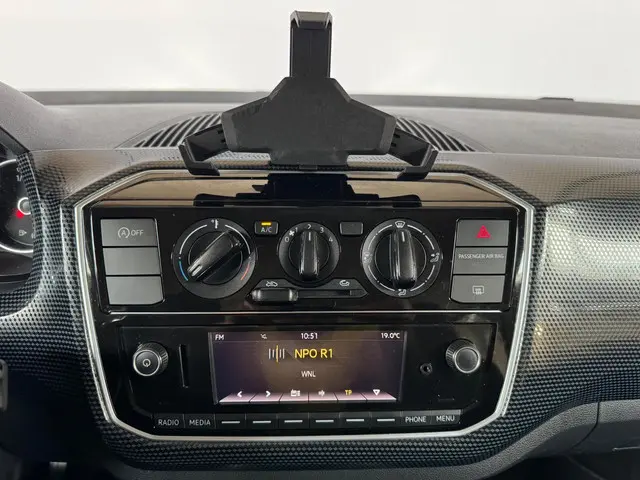 Volkswagen up! 1.0 BMT move up! 2020 Benzine 17