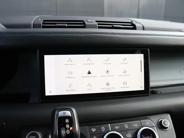 Land Rover Defender 2.0 D240 110 HSE 2020 Diesel 9