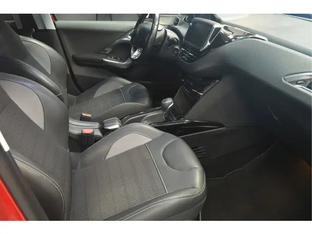 Peugeot 2008 1.2 PureTech Allure 2018 Benzine 14
