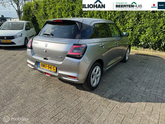 Suzuki Swift 1.2 Select Smart Hybrid 2024 Benzine 4