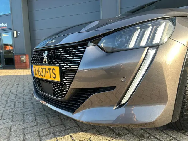 Peugeot 208 1.2 PureTech GT automaat 2021 Benzine 5