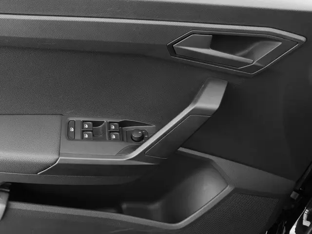 SEAT Arona 1.0 95pk EcoTSI Reference 2024 Benzine 13