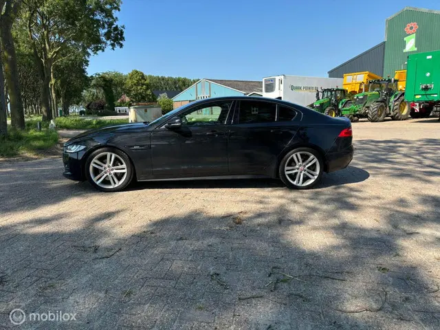 Jaguar XE 2.0 D Portfolio 2015 Diesel 6